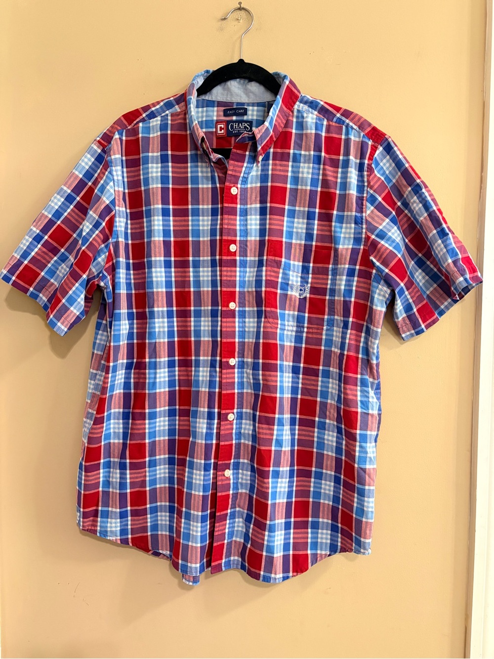 Chaps Men's Red and Blue Plaid Short-Sleeve Button-Down Shirt Large